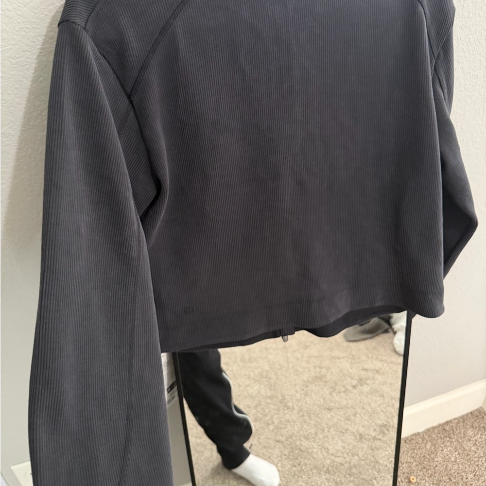 Lululemon Ribbed Softstreme
Cropped Jacket - Picture 5 of 5